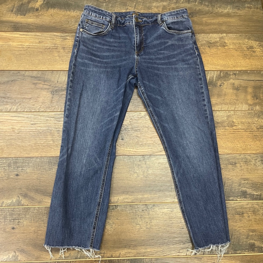 Kut from the Kloth Raw Hem Straight Leg Crop Jeans Medium Wash Size 12 Stretch